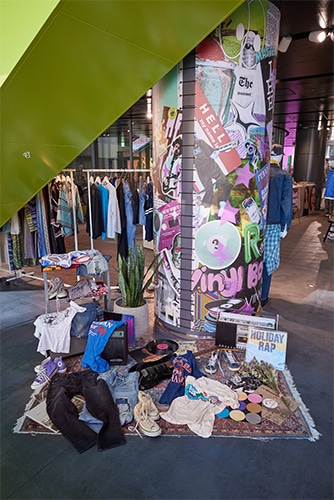 RODEO CROWNS WIDE BOWL会場_01